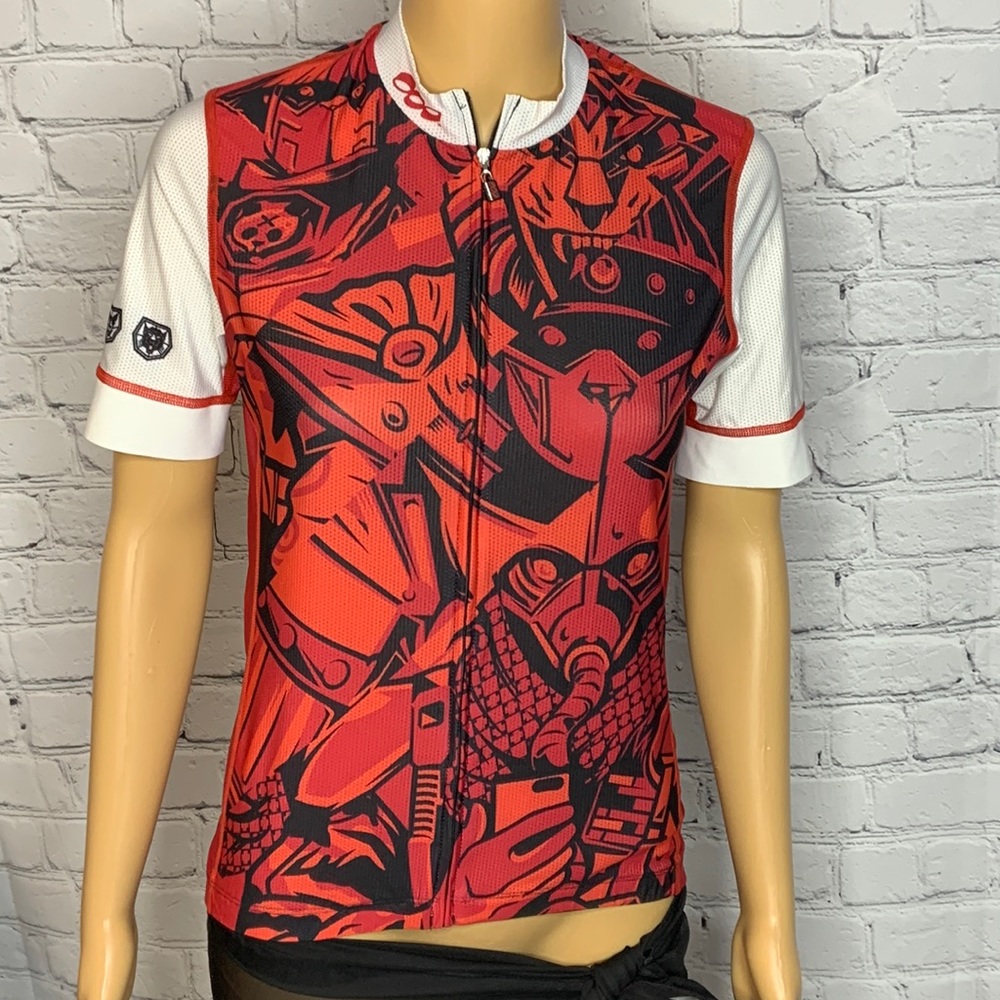 Podiumwear men’s cycling jersey size medium. Full zipper, stretch fabric.